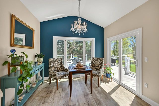 W262N2438 Deer Haven DRIVE, Pewaukee, WI 53072