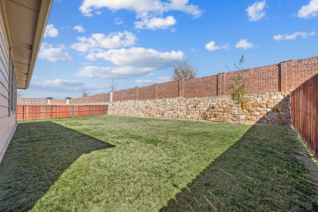 2105 Myrtle Beach Drive, Fort Worth, TX 76108