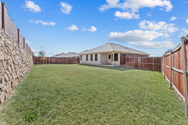 2105 Myrtle Beach Drive, Fort Worth, TX 76108