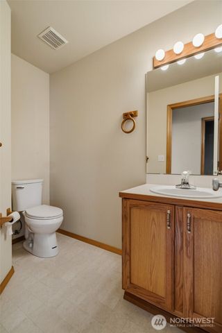 5711 Pasinetti Street E, Fife, WA 98424