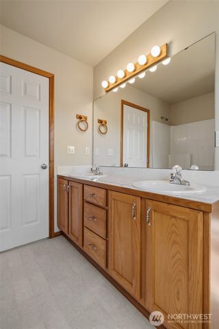 5711 Pasinetti Street E, Fife, WA 98424