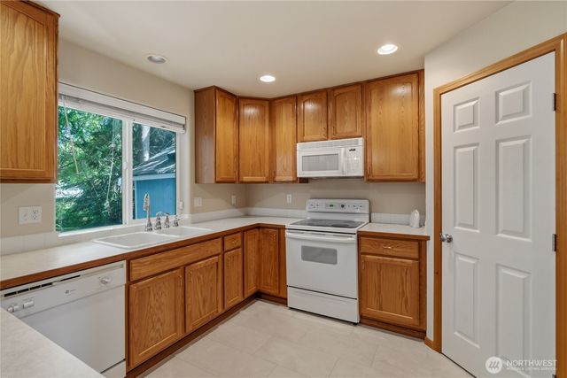 5711 Pasinetti Street E, Fife, WA 98424
