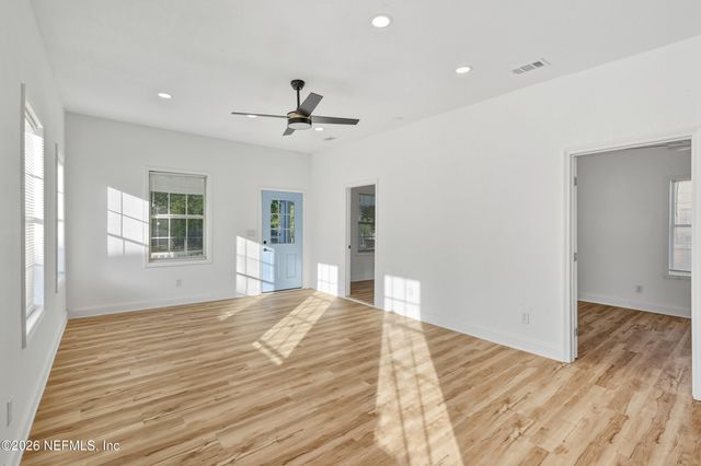 526 E 3RD Street, Jacksonville, FL 32206