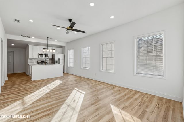 526 E 3RD Street, Jacksonville, FL 32206