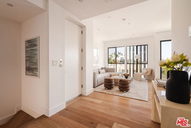 1245 N Formosa Avenue B, West Hollywood, CA 90046