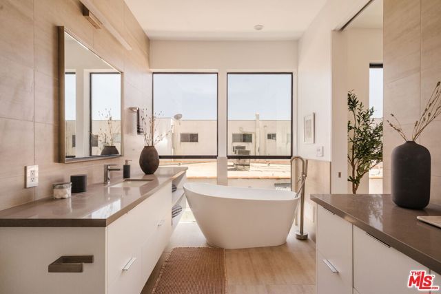 1245 N Formosa Avenue B, West Hollywood, CA 90046