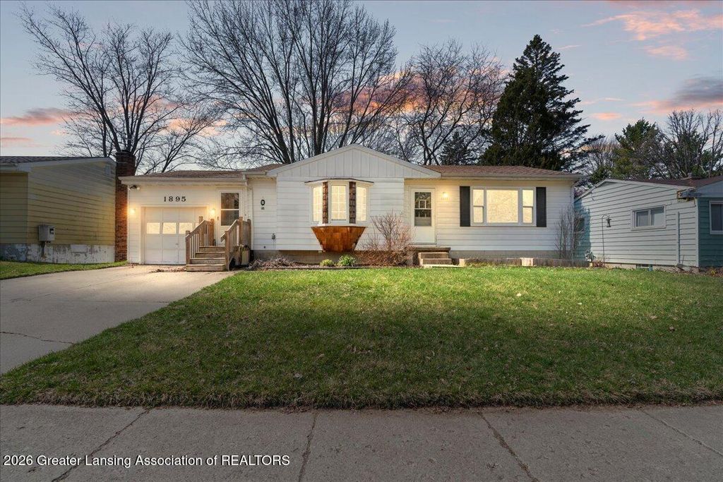 1895 Dean Avenue, Holt, MI 48842