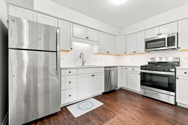 540 Devonshire Lane 7, Crystal Lake, IL 60014