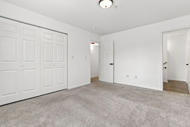 540 Devonshire Lane 7, Crystal Lake, IL 60014