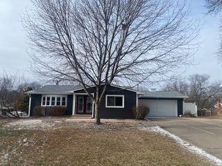 2328 Salem Court, Bettendorf, IA 52722