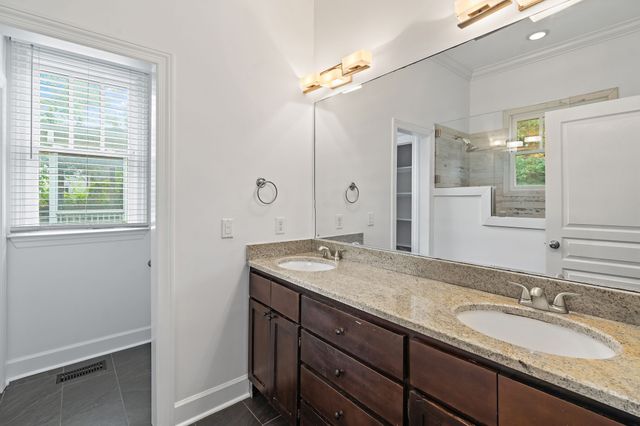 221 Treutland Ave, Nashville, TN 37207