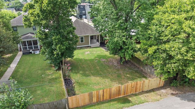 221 Treutland Ave, Nashville, TN 37207
