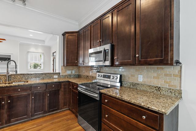 221 Treutland Ave, Nashville, TN 37207