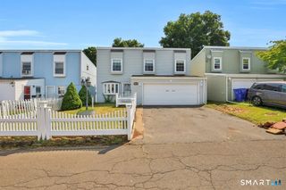 63 Braeburn Lane, Middletown, CT 06457
