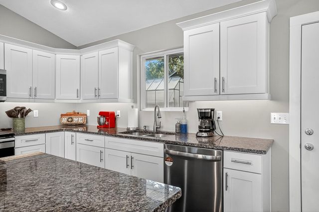 518 Clearwater Drive, Fordland, MO 65652