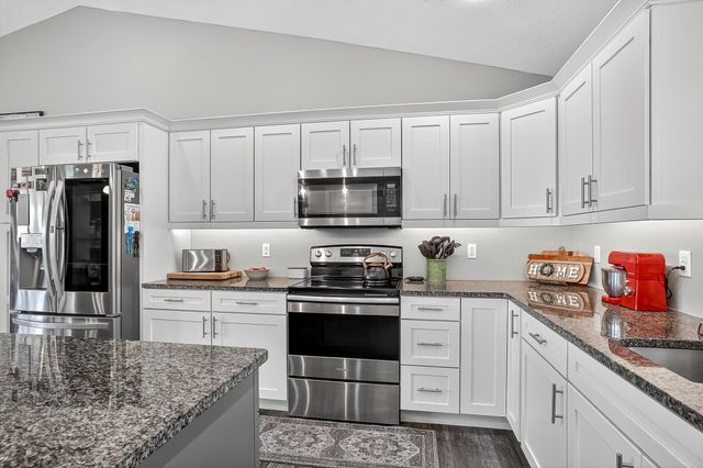 518 Clearwater Drive, Fordland, MO 65652