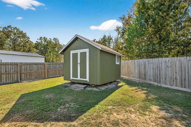 518 Clearwater Drive, Fordland, MO 65652