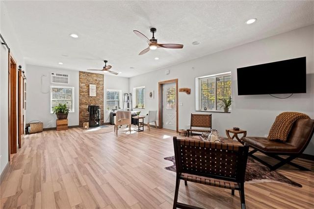 33345 W 95th Street, De Soto, KS 66018