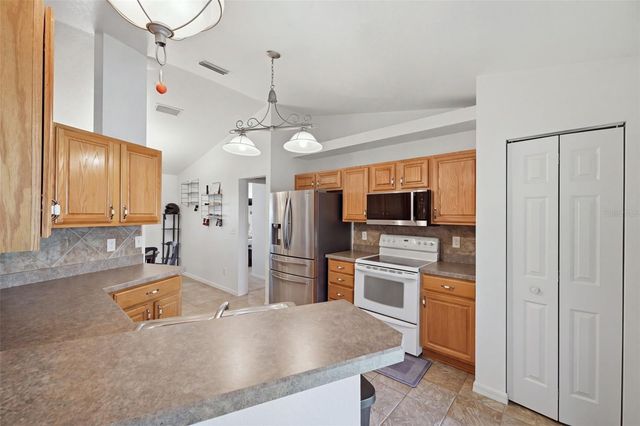 8663 SE 60TH AVENUE, Ocala, FL 34472