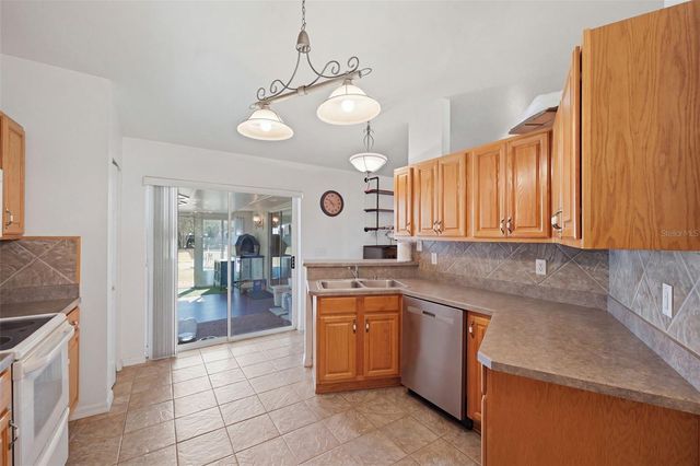 8663 SE 60TH AVENUE, Ocala, FL 34472