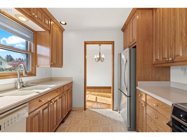 14220 Ne SAN RAFAEL St, Portland, OR 97230