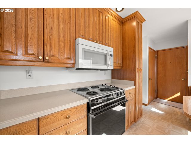 14220 Ne SAN RAFAEL St, Portland, OR 97230