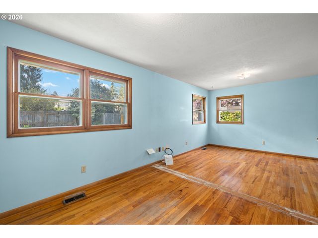 14220 Ne SAN RAFAEL St, Portland, OR 97230