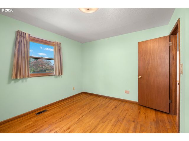 14220 Ne SAN RAFAEL St, Portland, OR 97230