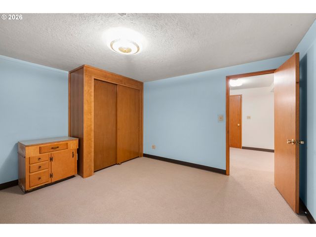 14220 Ne SAN RAFAEL St, Portland, OR 97230