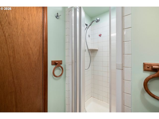 14220 Ne SAN RAFAEL St, Portland, OR 97230