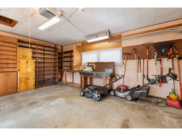 14220 Ne SAN RAFAEL St, Portland, OR 97230