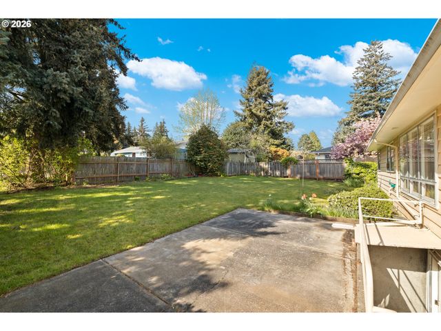 14220 Ne SAN RAFAEL St, Portland, OR 97230