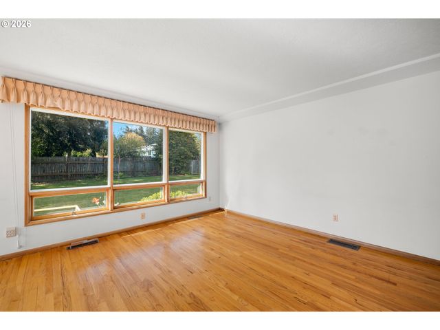 14220 Ne SAN RAFAEL St, Portland, OR 97230