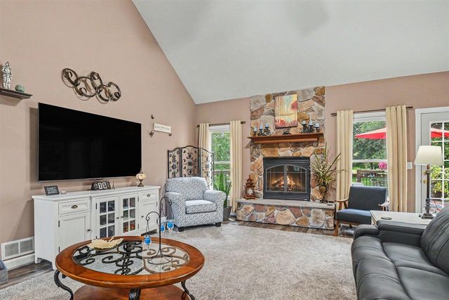 3297 W Front Street, Buchanan, MI 49107