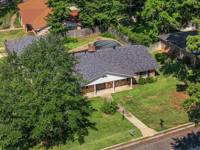 1601 Auburn Dr., Longview, TX 75601