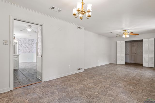 1601 Auburn Dr., Longview, TX 75601