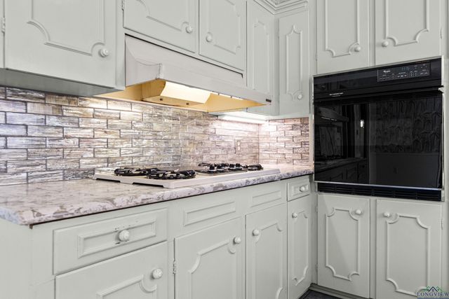 1601 Auburn Dr., Longview, TX 75601