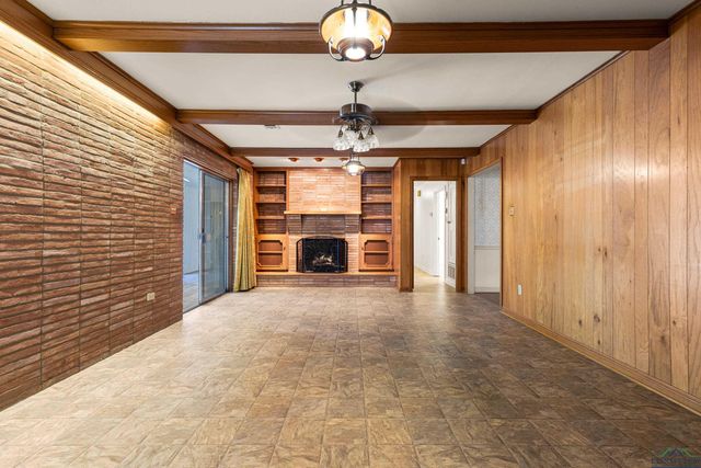 1601 Auburn Dr., Longview, TX 75601