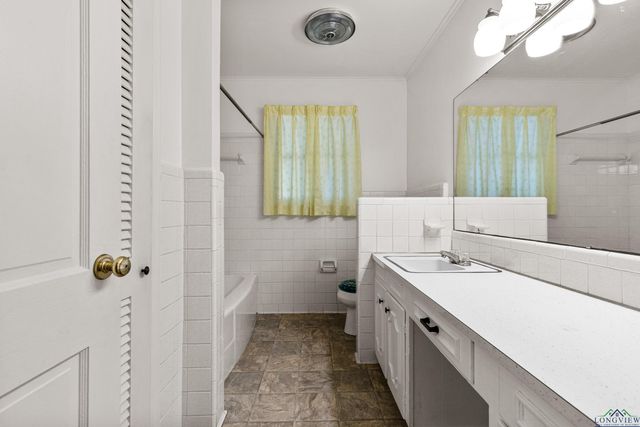 1601 Auburn Dr., Longview, TX 75601