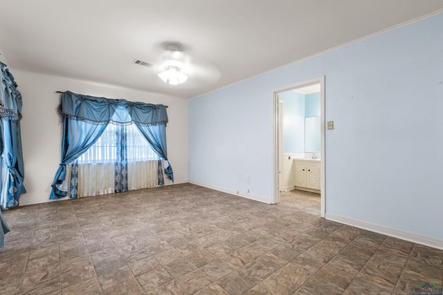 1601 Auburn Dr., Longview, TX 75601