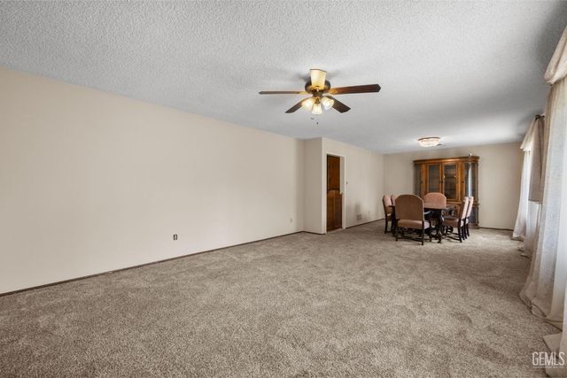 320 Hume Lane, Bakersfield, CA 93309