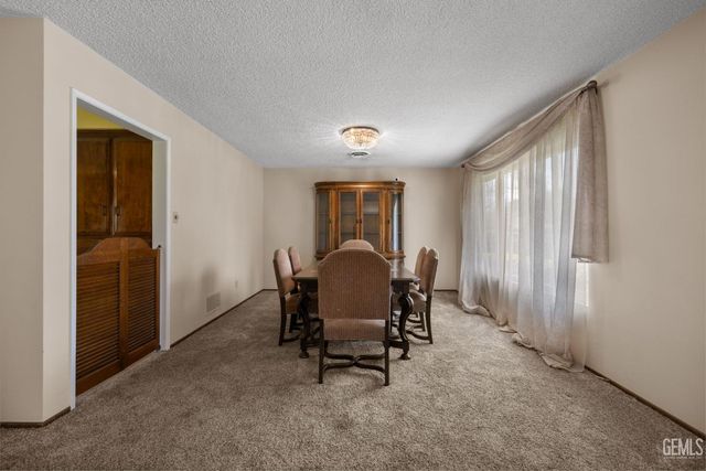 320 Hume Lane, Bakersfield, CA 93309