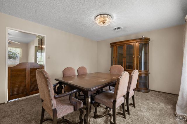 320 Hume Lane, Bakersfield, CA 93309