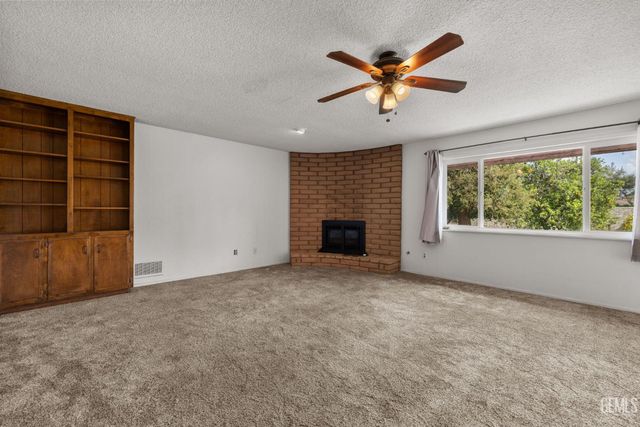 320 Hume Lane, Bakersfield, CA 93309