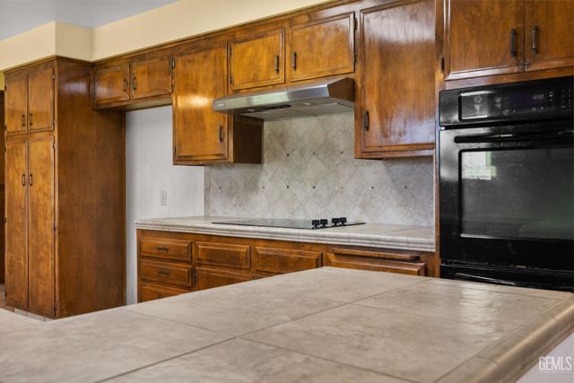 320 Hume Lane, Bakersfield, CA 93309