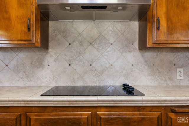 320 Hume Lane, Bakersfield, CA 93309