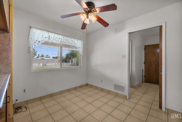 320 Hume Lane, Bakersfield, CA 93309