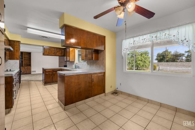 320 Hume Lane, Bakersfield, CA 93309