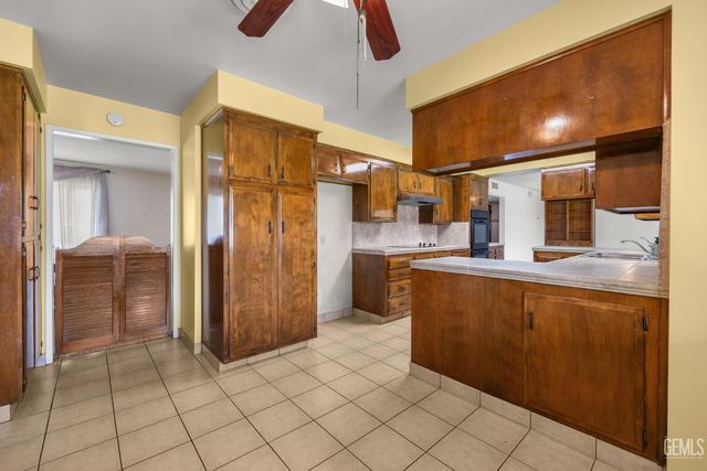 320 Hume Lane, Bakersfield, CA 93309