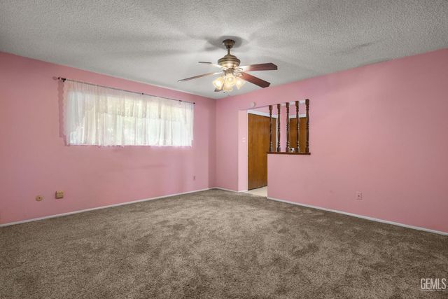 320 Hume Lane, Bakersfield, CA 93309